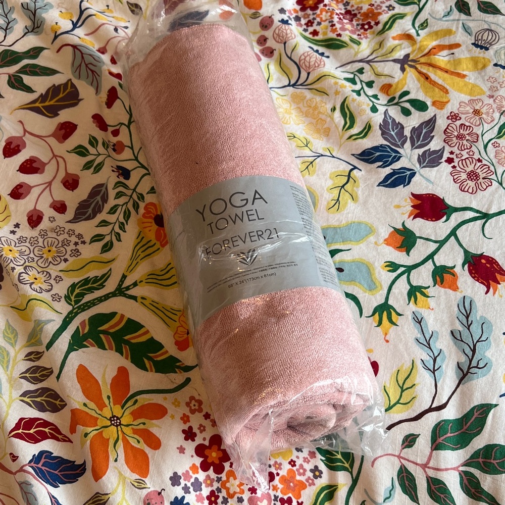 Forever 21 Non-Slip Pink Yoga Towel - NWT